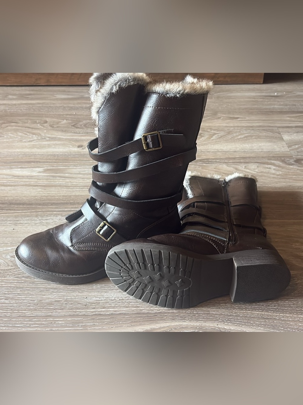 SO Brown Faux-Fur Trim Buckle Winter Boots